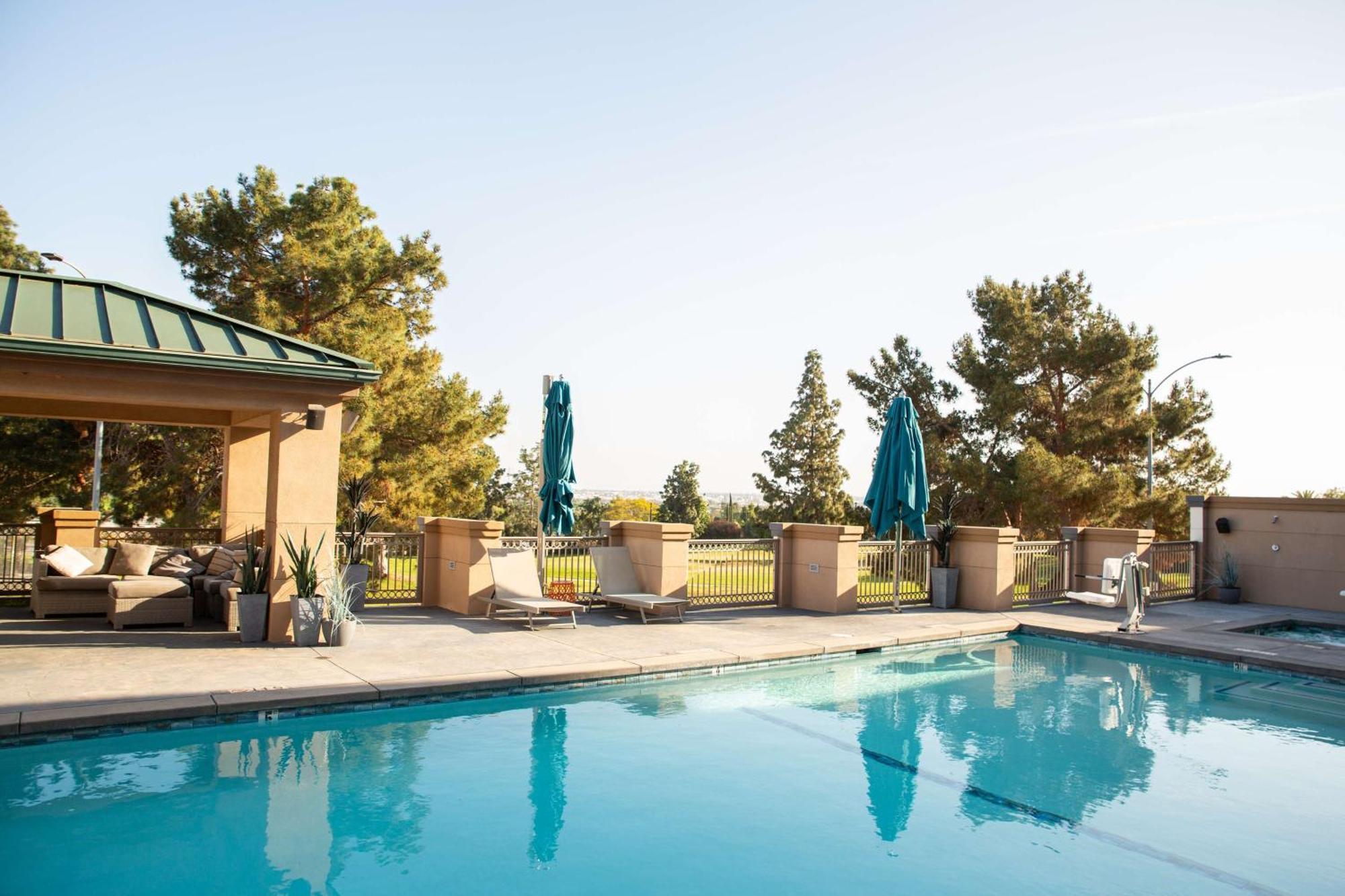 Hilton Garden Inn Montebello / Los Angeles Ngoại thất bức ảnh